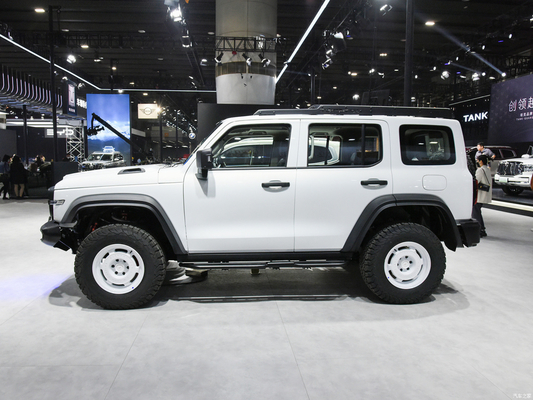 2023 GWM внедорожный танк 300 внедорожник Автомобиль 2.0T бензиновое топливо 4WD Оснащенный светодиодным фаром