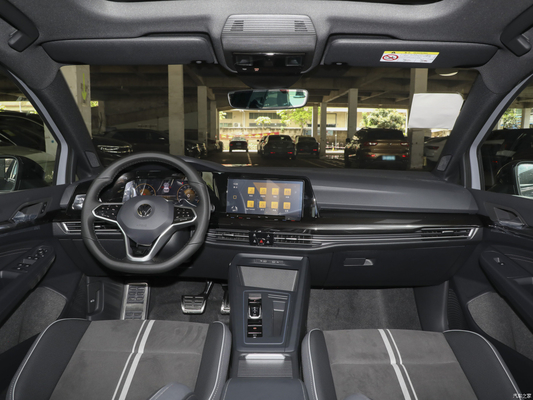 Улучшить свой поезд 2023 Golf Facelift 208 TSL DSG PRO Малый внедорожник с светодиодным дневным освещением