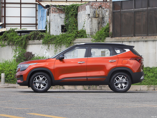 2022 KIA KX3 Sportage SUV ВСЕГОДУМЕННЫЕ автомобили в черном, белом, синем и золотом цветах по всему миру