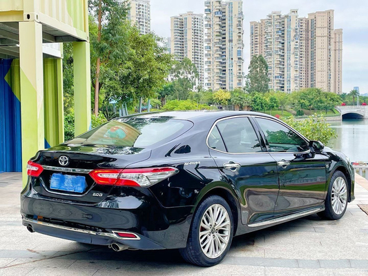 Подержанный Toyota Camry 2019 года мощностью 131 кВт в отличном состоянии и готов к продаже.