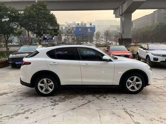 64 литра емкость танка Alfa Romeo Stelvio Q4 Sport SUV в хорошем состоянии максимальная скорость 230 км/ч