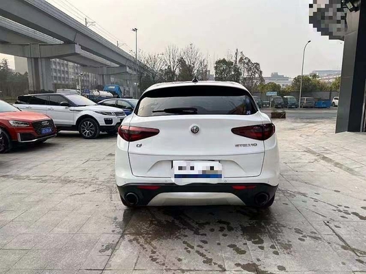 64 литра емкость танка Alfa Romeo Stelvio Q4 Sport SUV в хорошем состоянии максимальная скорость 230 км/ч