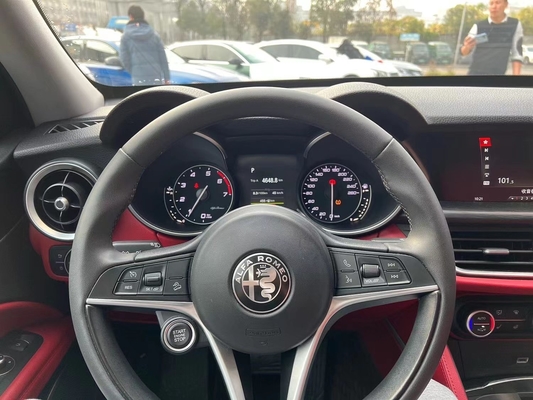 64 литра емкость танка Alfa Romeo Stelvio Q4 Sport SUV в хорошем состоянии максимальная скорость 230 км/ч