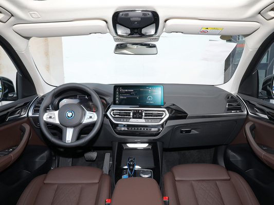 BMW iX3 Электромобиль с литийным аккумулятором с 5 сиденьями и максимальной скоростью 180 км/ч