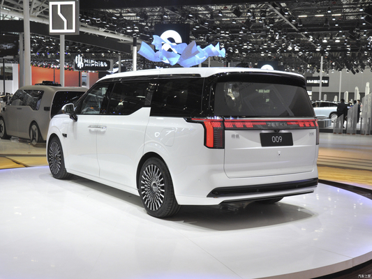 Электрическое регулирование сиденья второго пилота 2022 Geely Zeekr 009 MPV WE ME 702KM 822KM EV Car