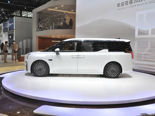 Электрическое регулирование сиденья второго пилота 2022 Geely Zeekr 009 MPV WE ME 702KM 822KM EV Car