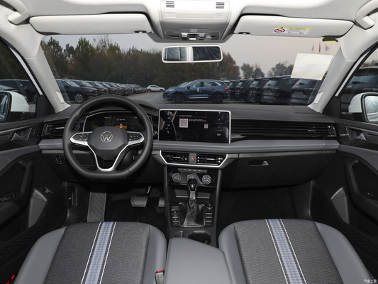 2023 Volkswagen Sagitar 300TSI DSG Leap Version Седан с задней камерой и автоматическим кондиционером