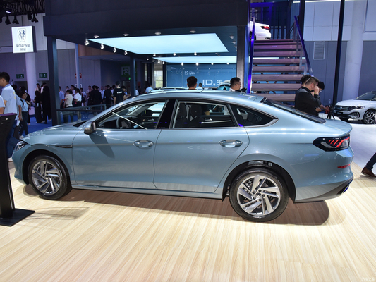 Euro VI Emission Standard 2024 Volkswagen Lamando L 200TSI DSG Тенденционная версия хэтчбек