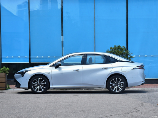 70 Zhijia GAC Aion S Plus Седан 4810*1880*1515 мм 510KM Дальний пробег электромобиль для Вас