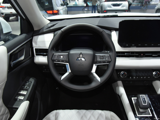 Электрическое рулевое управление 2023 Mitsubishi Outlander 1.5T Четырехколесное приводное внедорожник Zunyao