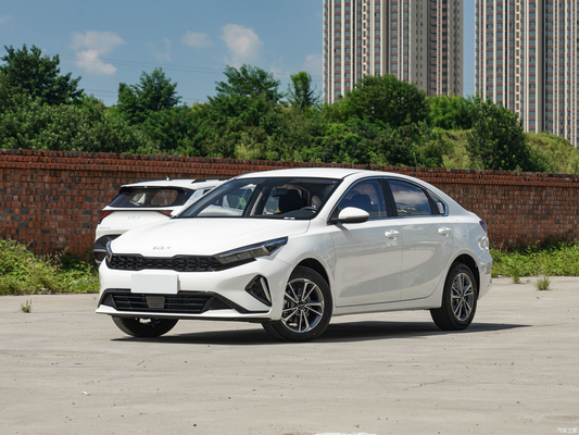 2023 Kia K3 Седан светодиодные фары двигатель с естественной аспирацией и низким расходом топлива