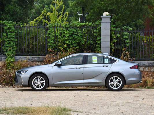 4904*1863*1461mm 2024 Buick Regal 25T Super Edition 4-дверный 5-местный бензиновый автомобиль с ESC