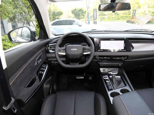5-дверный 5-местный внедорожник 2023 Changan Oshan X7 Plus бензиновый автомобиль с размерами 4730*1870*1720 мм