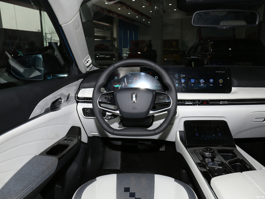 2020 SUV Седан Pentium E01 с дальностью 450 км и максимальной скоростью 170 км/ч 4639*1880*1640 мм