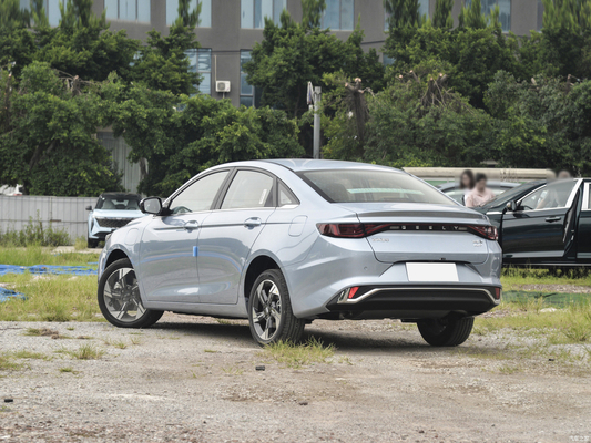 Geely Emgrand L HiP гибридный 5-местный седан 100 км электрический диапазон левый руль 5-местный
