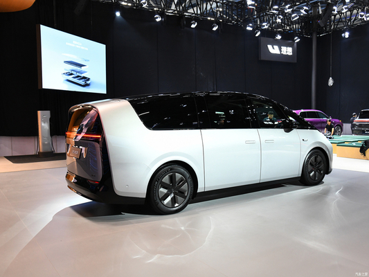 2023 MAX MPV Li Mega Auto EVC Автомобиль с общей мощностью двигателя 400 кВт и дальностью 700 км CLTC