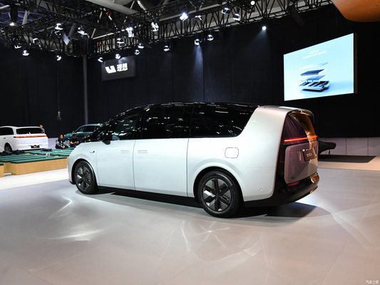 2023 MAX MPV Li Mega Auto EVC Автомобиль с общей мощностью двигателя 400 кВт и дальностью 700 км CLTC