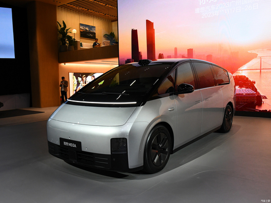 2023 MAX MPV Li Mega Auto EVC Автомобиль с общей мощностью двигателя 400 кВт и дальностью 700 км CLTC
