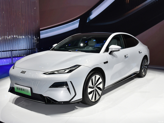 Energy Electric Geely Galaxy E8 Автомобиль 4-дверный 5-местный с мощностью 200 кВт и просторным интерьером