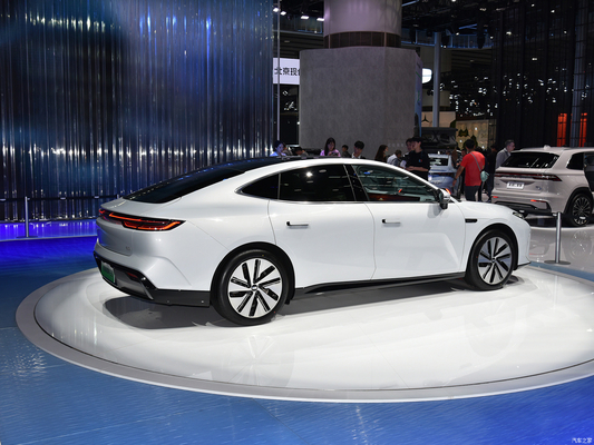 Energy Electric Geely Galaxy E8 Автомобиль 4-дверный 5-местный с мощностью 200 кВт и просторным интерьером
