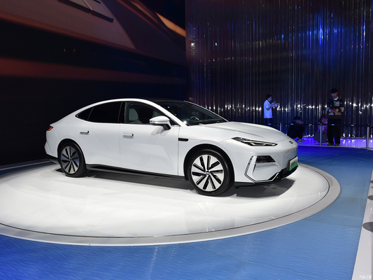 Energy Electric Geely Galaxy E8 Автомобиль 4-дверный 5-местный с мощностью 200 кВт и просторным интерьером