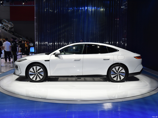 Energy Electric Geely Galaxy E8 Автомобиль 4-дверный 5-местный с мощностью 200 кВт и просторным интерьером