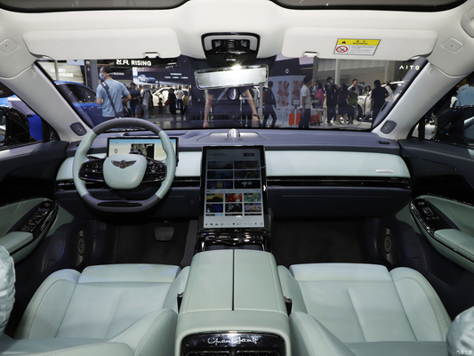 Высокоскоростной чистоэлектрический автомобиль Yuanhang Y6 2023 с дальностью 1020 км и максимальной скоростью 205 км / ч
