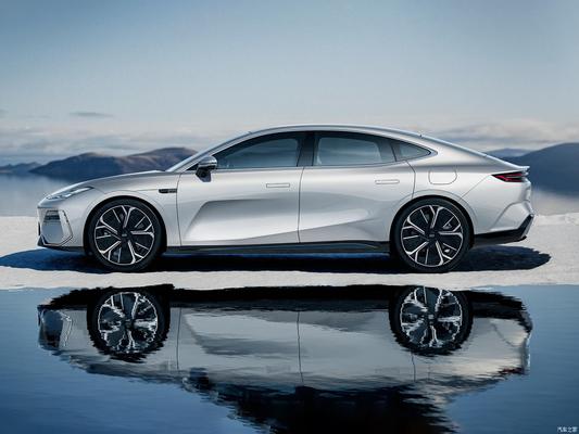 200 кВт Одномотор 2024 Geely Galaxy Yinhe E8 665 км Starship Voyage Edition Энергетическое транспортное средство