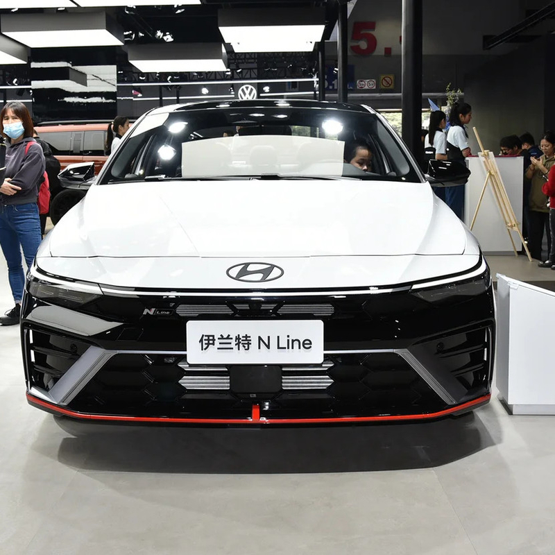 2023 Hyundai Elantra 1.5L CVT LUX Седан Идеальное сочетание производительности